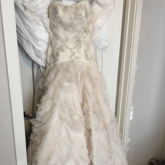 Used Wedding Gown 👰 - Picture 7 of 8